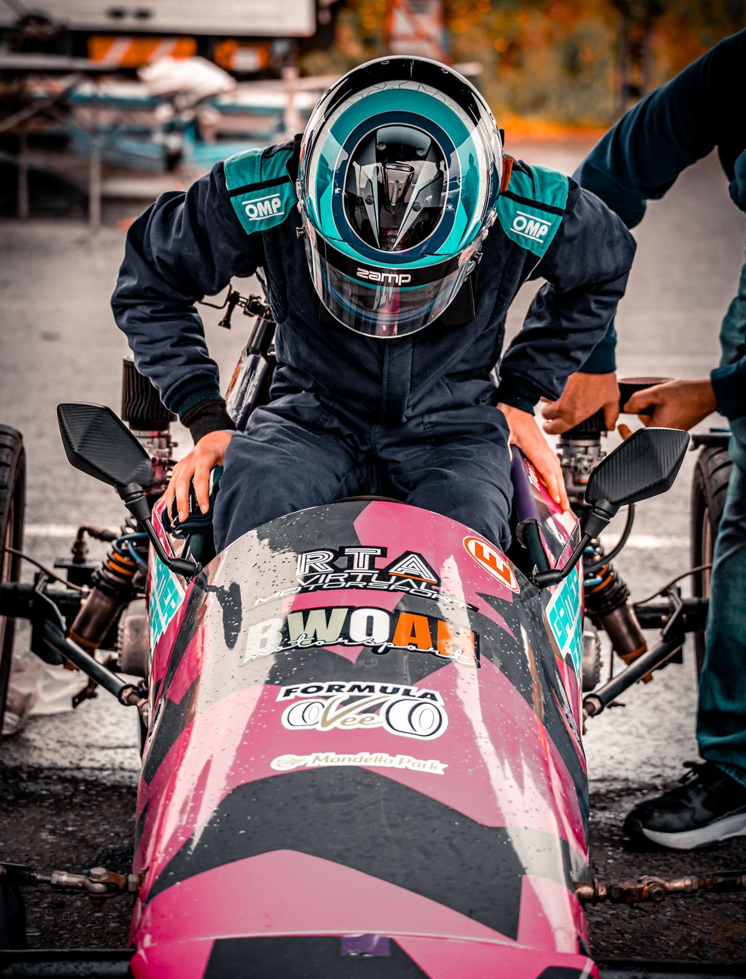 Jack climbing into the real Formula Vee, livery by 0419 Design