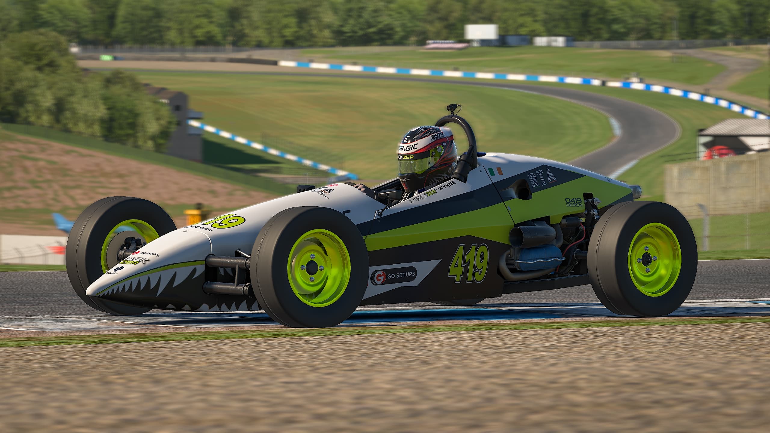 JACKZER's #419 Formula Vee in the green and white shark-tooth livery on track at Donington.